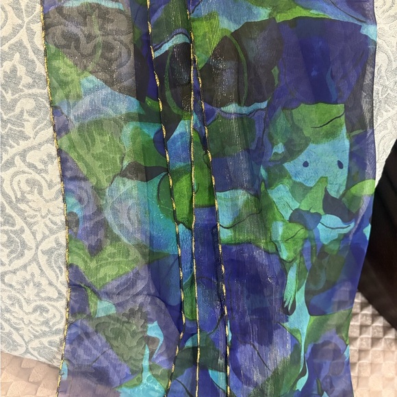 Vintage Oscar de la Renta Blue and Green Floral Design Scarf - Picture 3 of 6